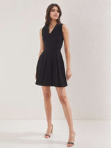 Elegant Pleated Sleeveless Dress - L, Black image