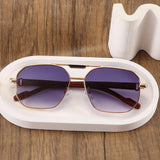 Stylish Gold Frame Aviator Sunglasses image 3