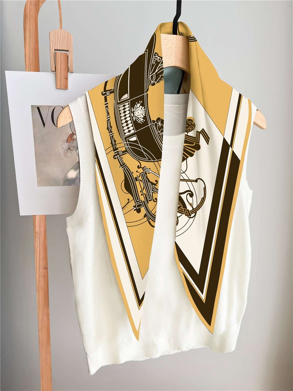 Scarf with Carriage Print in Gold and Black image 2