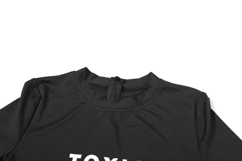 T-Shirt Romper with "TOXIC" Print image 4