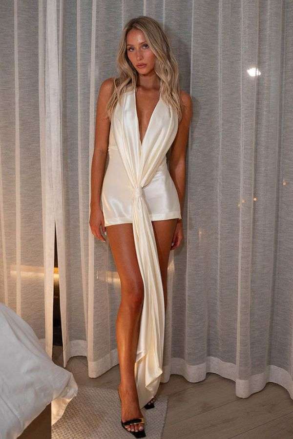 Elegant Dress with Draped Front - L, White image