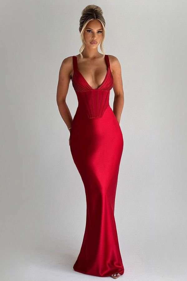 Elegant Red Corset-Style Evening Gown image 0