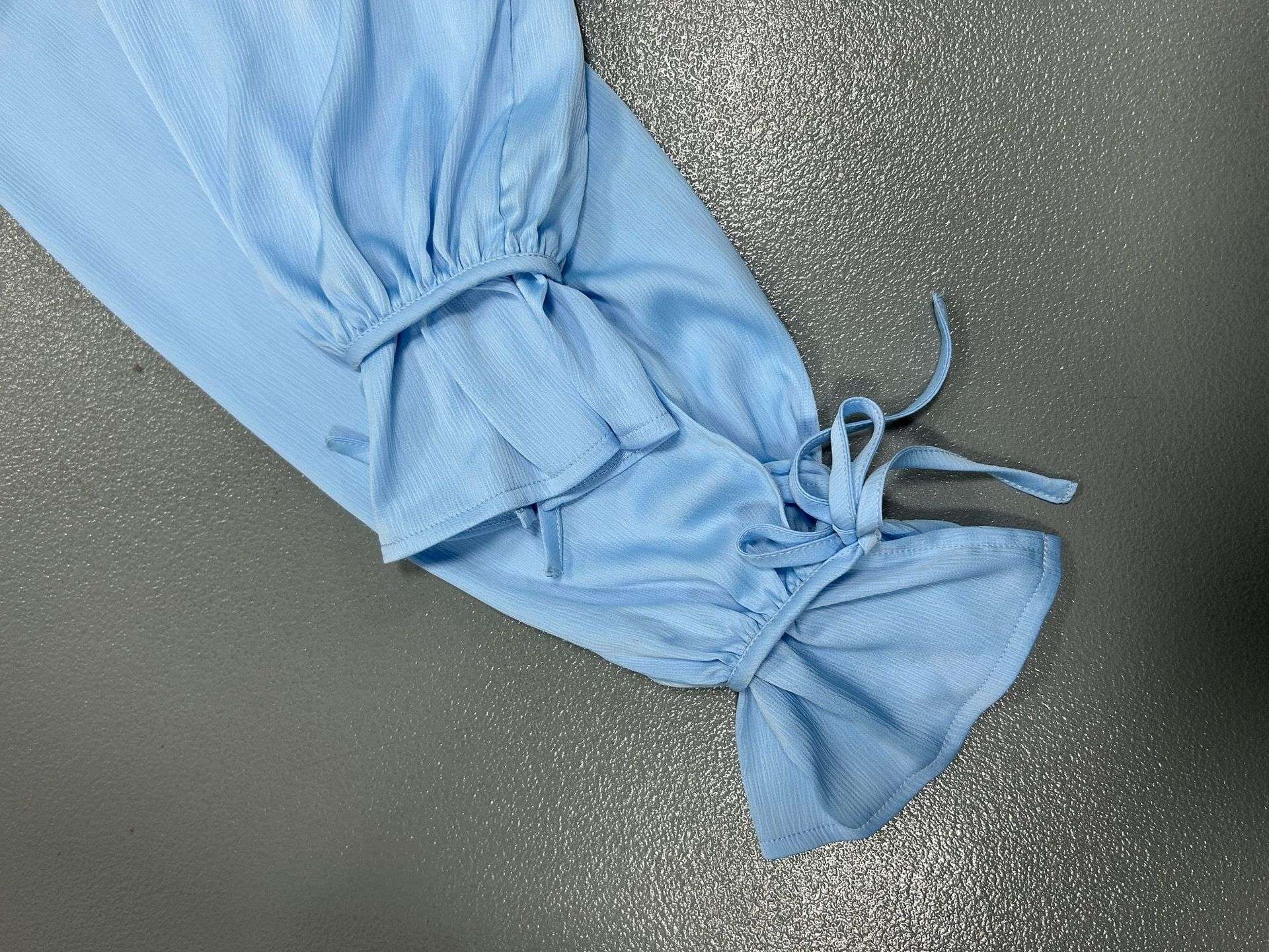 Blouse with billowy sleeves and front tie detail image 4