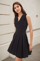 Elegant Pleated Sleeveless Dress image 0