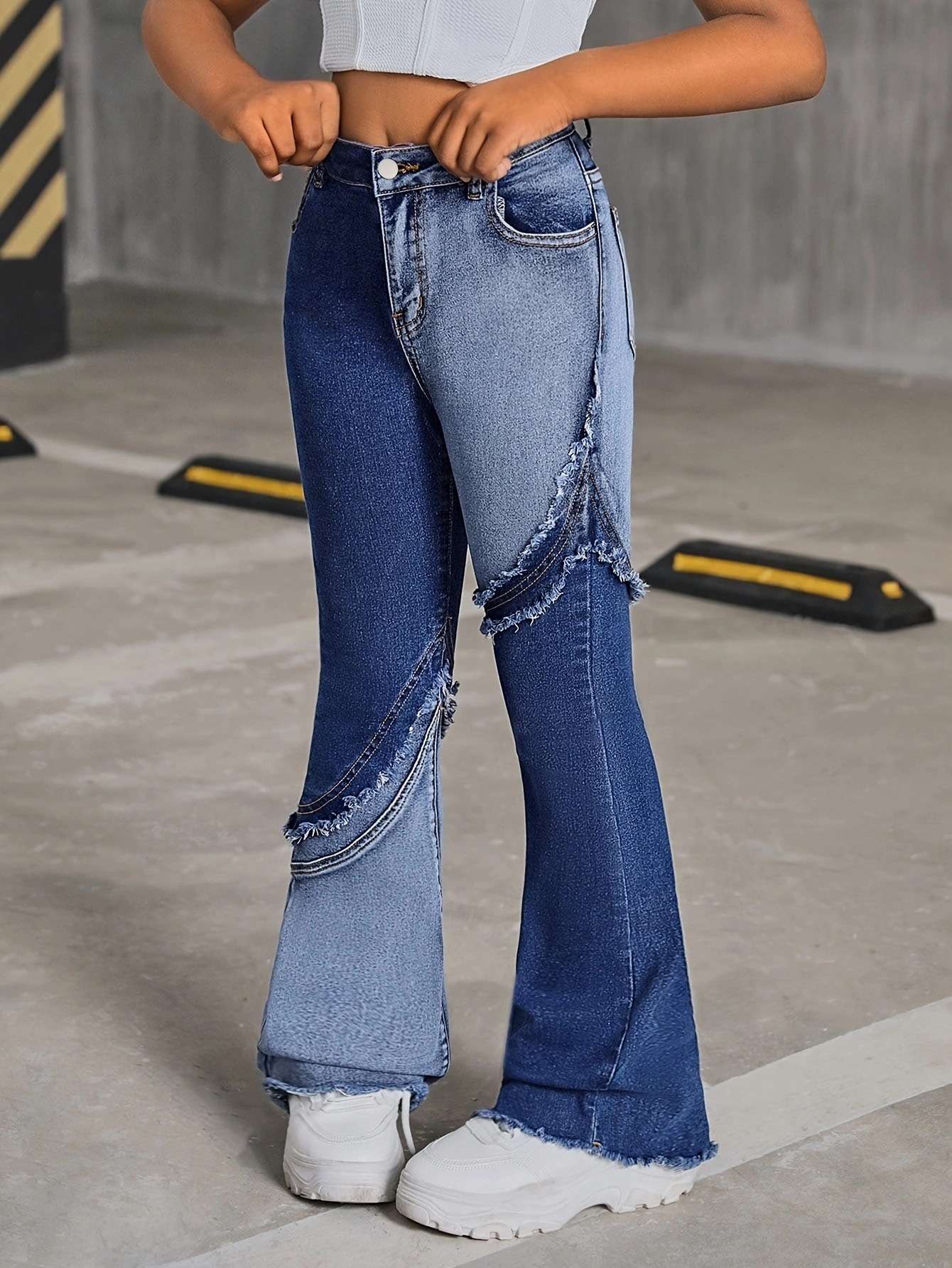 Colorblock Flare Skinny Jeans image 2