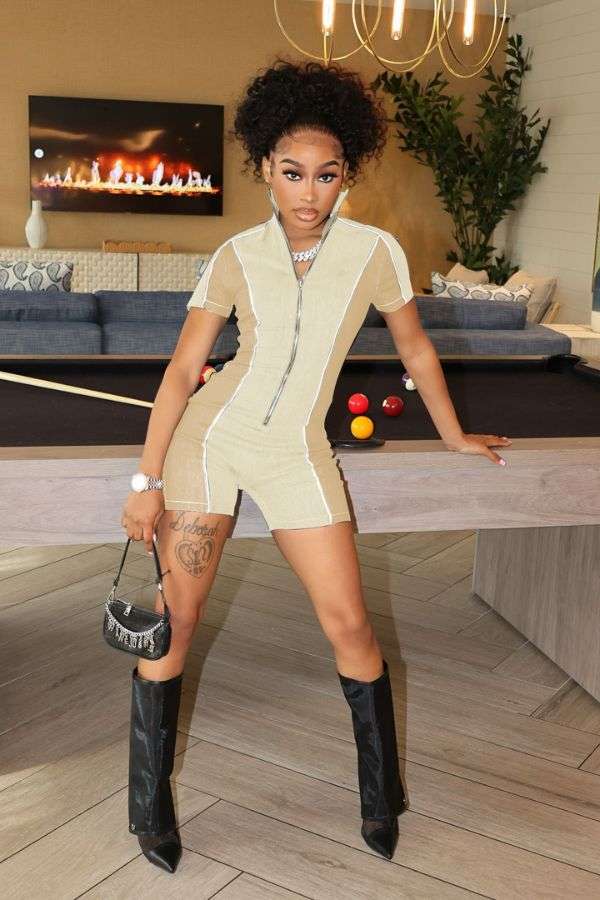 Contrast Trendy Zip-Front Romper image 0