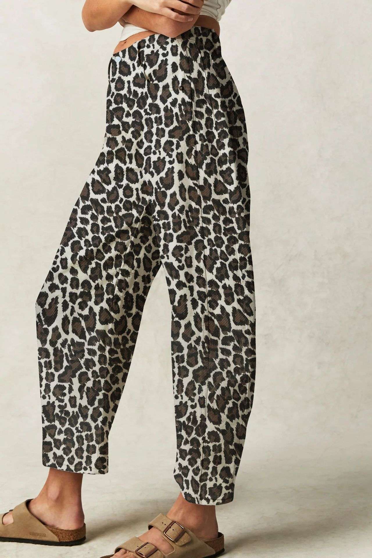 High-Waisted Leopard Print Wide-Leg Pants - M, Brown image