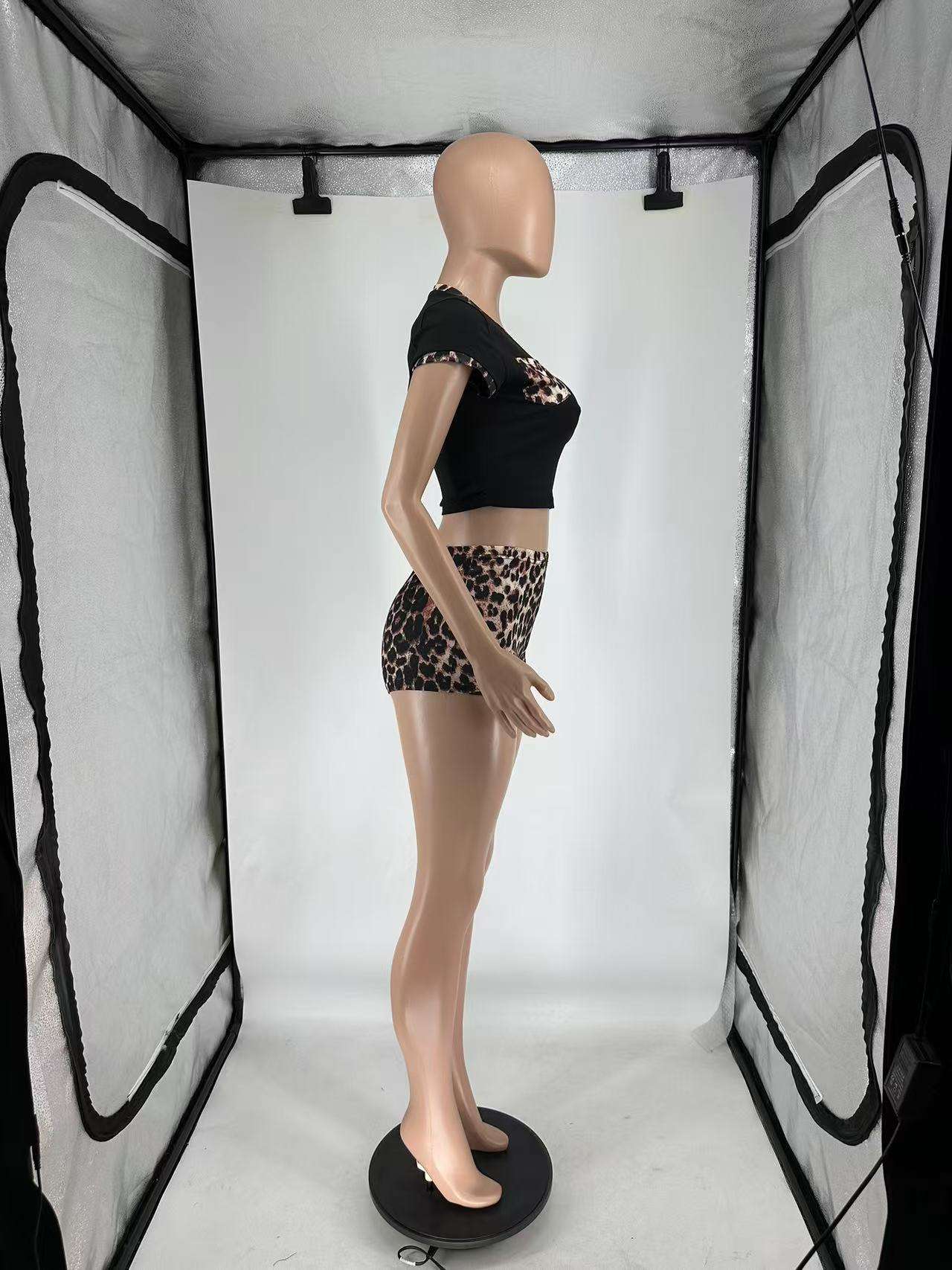 Printed Two-Piece Lounge Set image 8