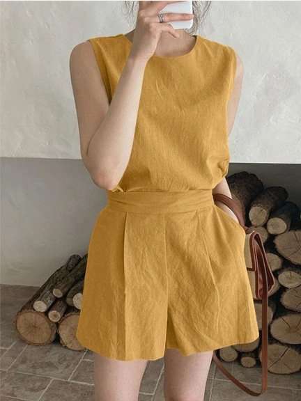 Relaxed Fit Top & High-Waisted Shorts Set image 3