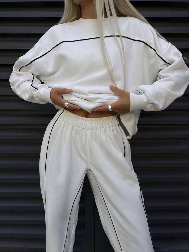 Casual Streetwear Tracksuit with Crop Top image 0