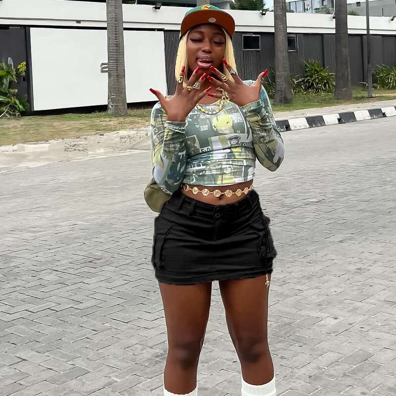 Cargo Mini Skirt with Pockets - S, Black image