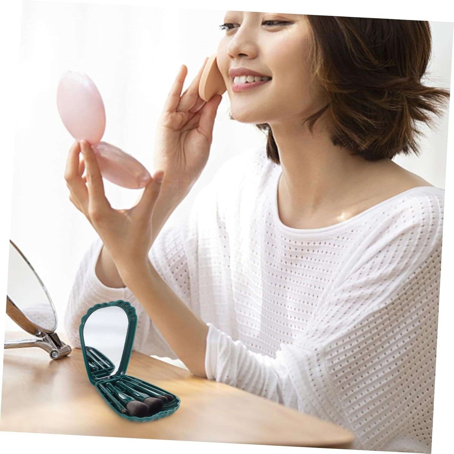 Makeup Brush Set with Storage Case image 5