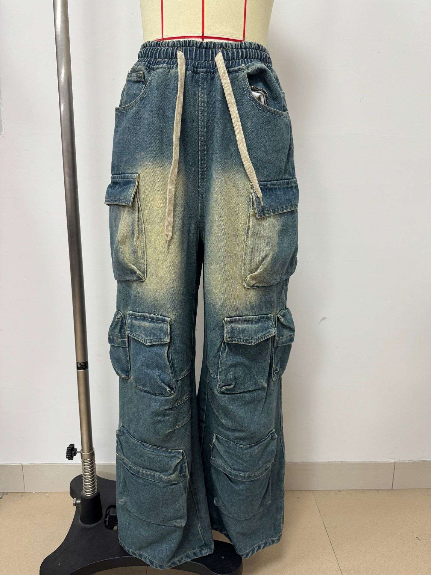 Distressed Wash Cargo Pants with Side Pockets image 5
