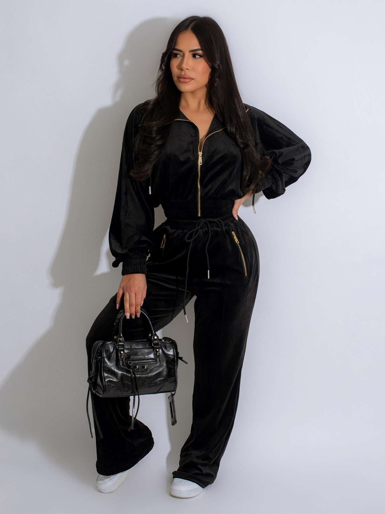 Bold Tracksuit with Gold Accents - M, Black image