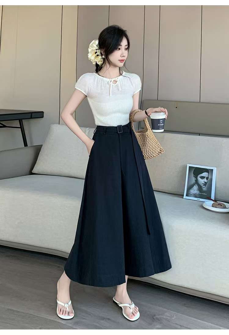 Elegant Wide-Leg Trousers image 0