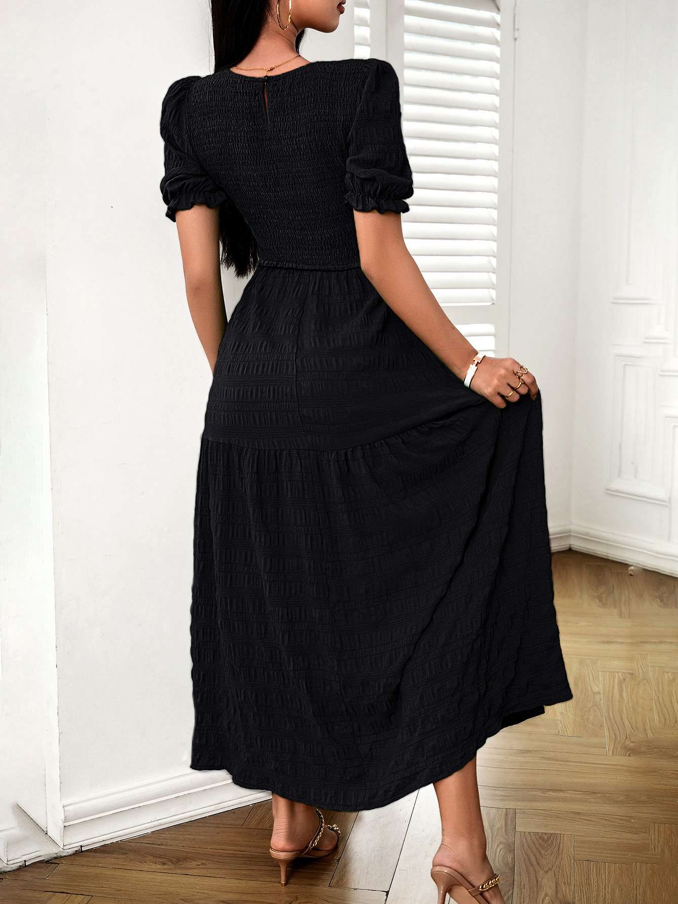 Maxi Dress with Puff Sleeves image 3
