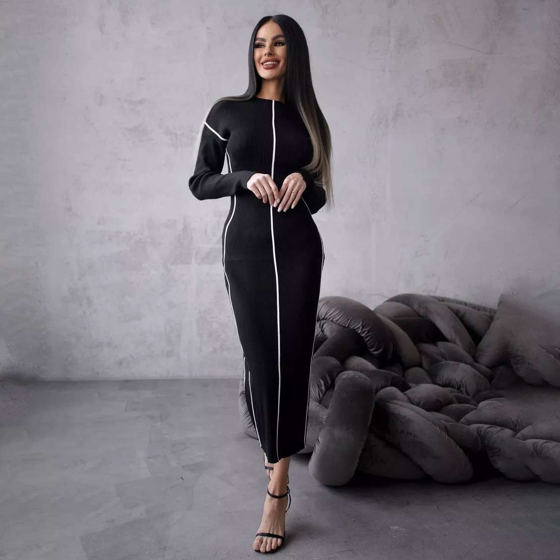 Bodycon Midi Dress with Piping - L, Black image