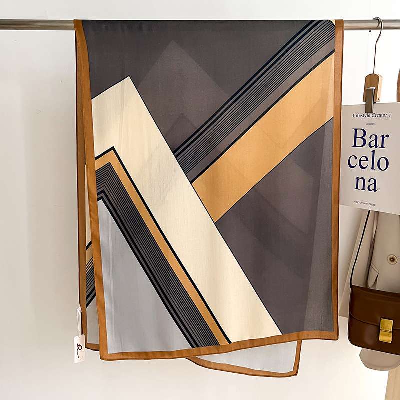 Color-Block Comfortable Luxury Scarf image 7