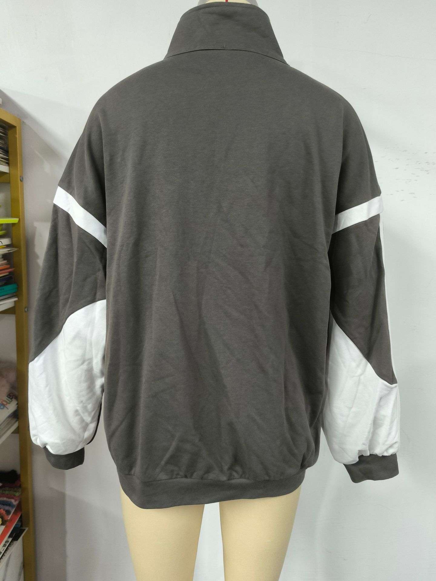 Casual Quarter-Zip Sports Pullover image 3