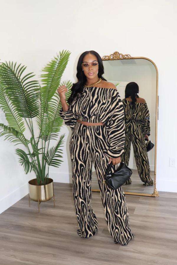 Slash Shoulder Printed Two-Piece Pants Set image 4