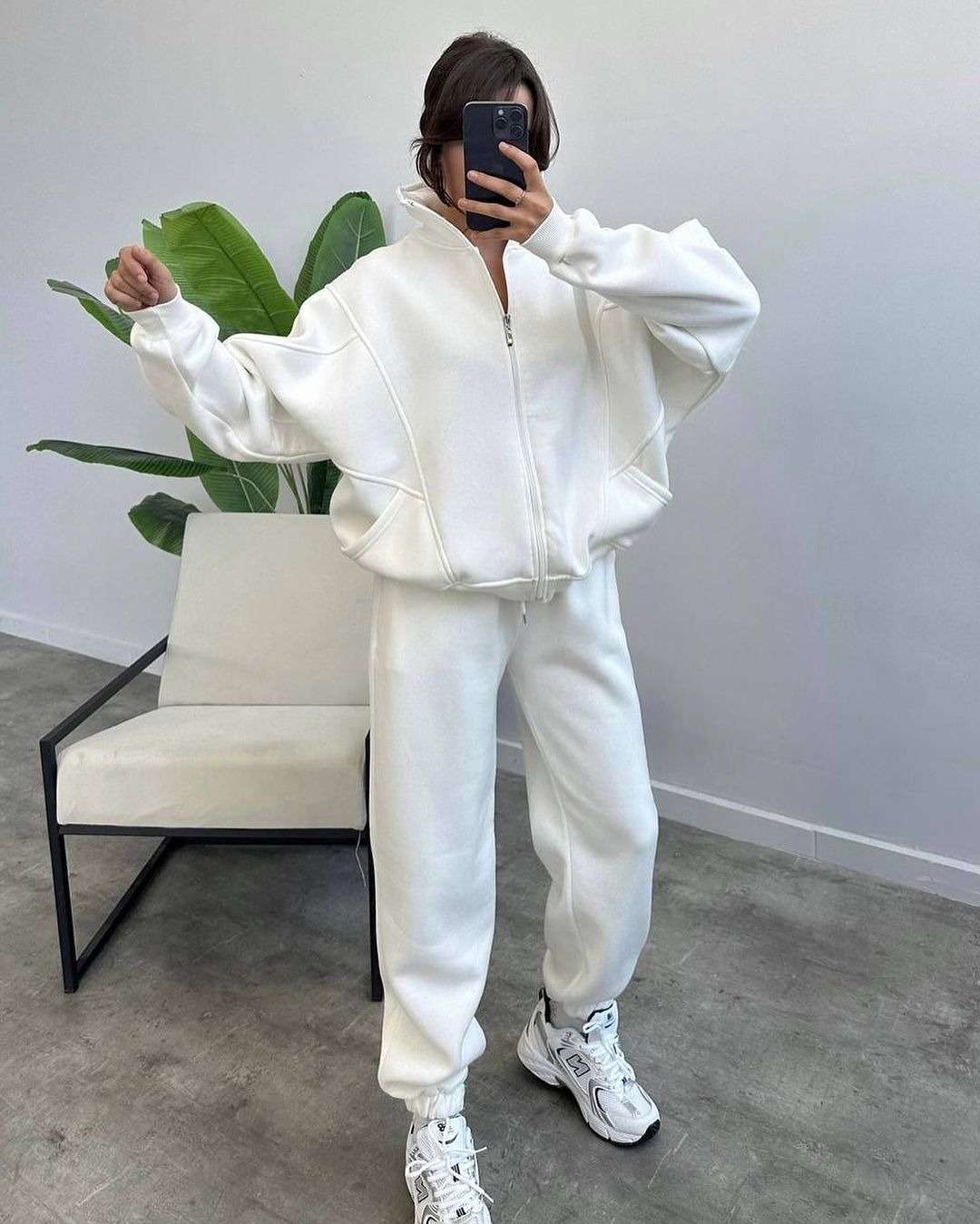 Three Thread Tracksuit Set - XL, White image