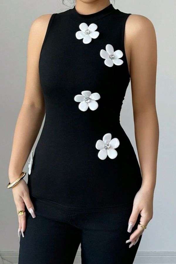 3D Floral Decor Round Neck Top - L, Black image