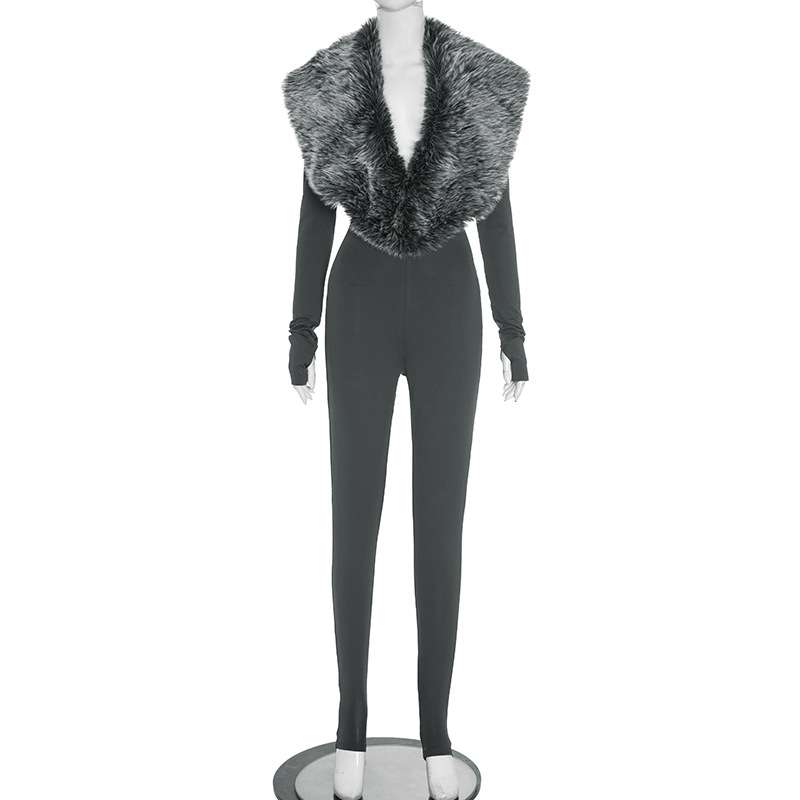 Glamorous-Fitting Jumpsuit with Faux Fur Collar image 2