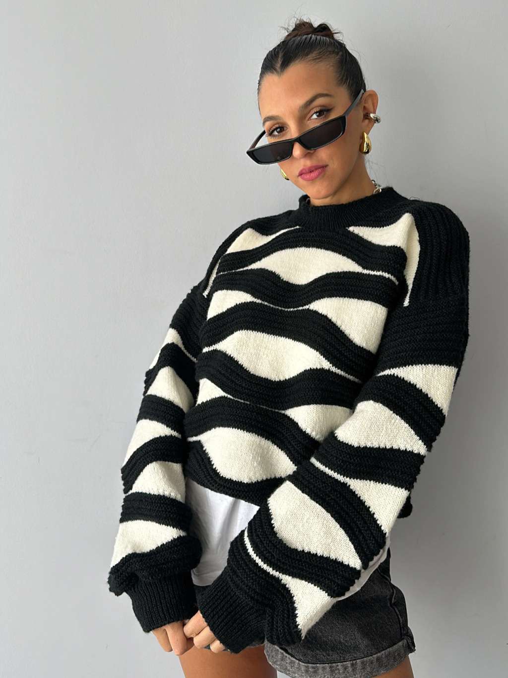 Wave Striped Knitted Sweater - S, Multi Black image