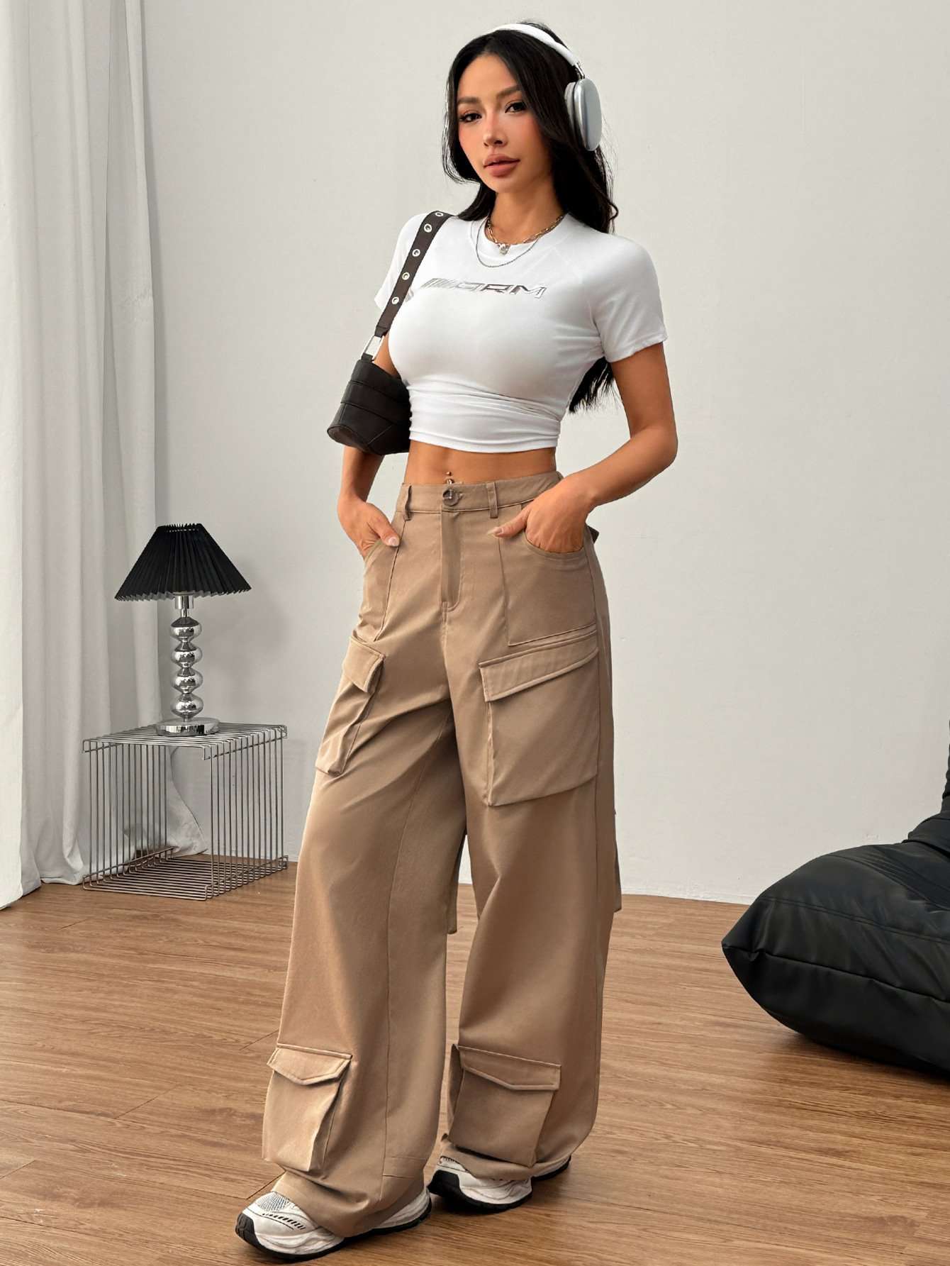 Comfort Straight Fit High-Rise Cargos Trousers image 4