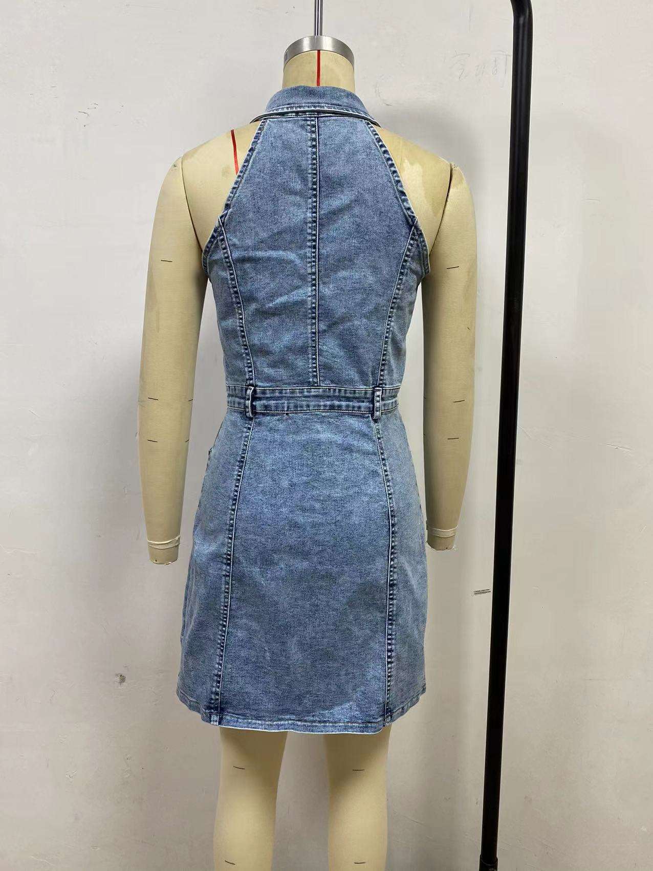 Sleeveless Button-Front Dress with Belt image 4