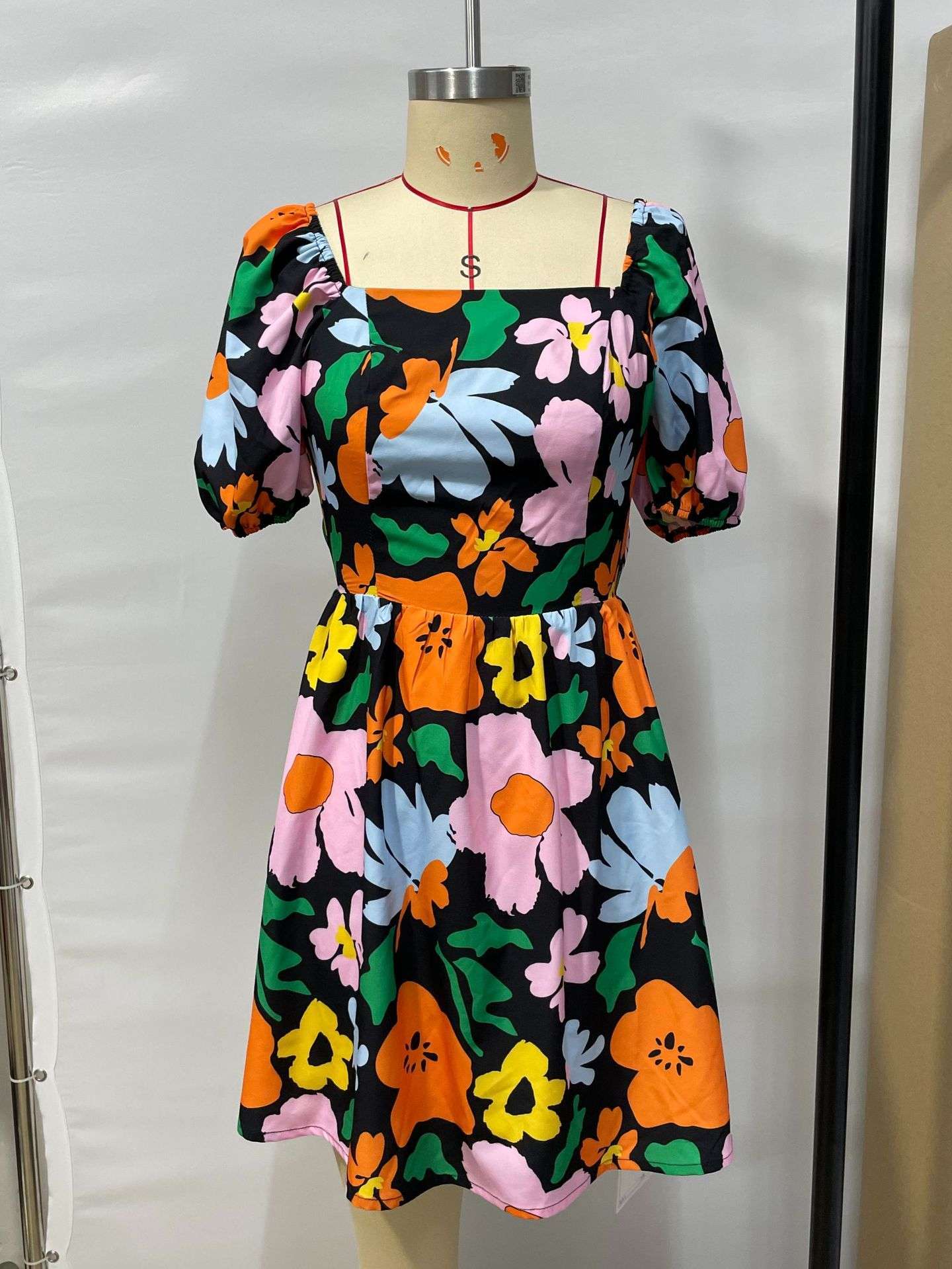 Floral Square Neck Dress with Puffed Sleeves image 3