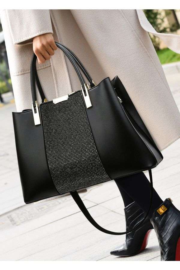 Elegant Black Structured Handbag image 0