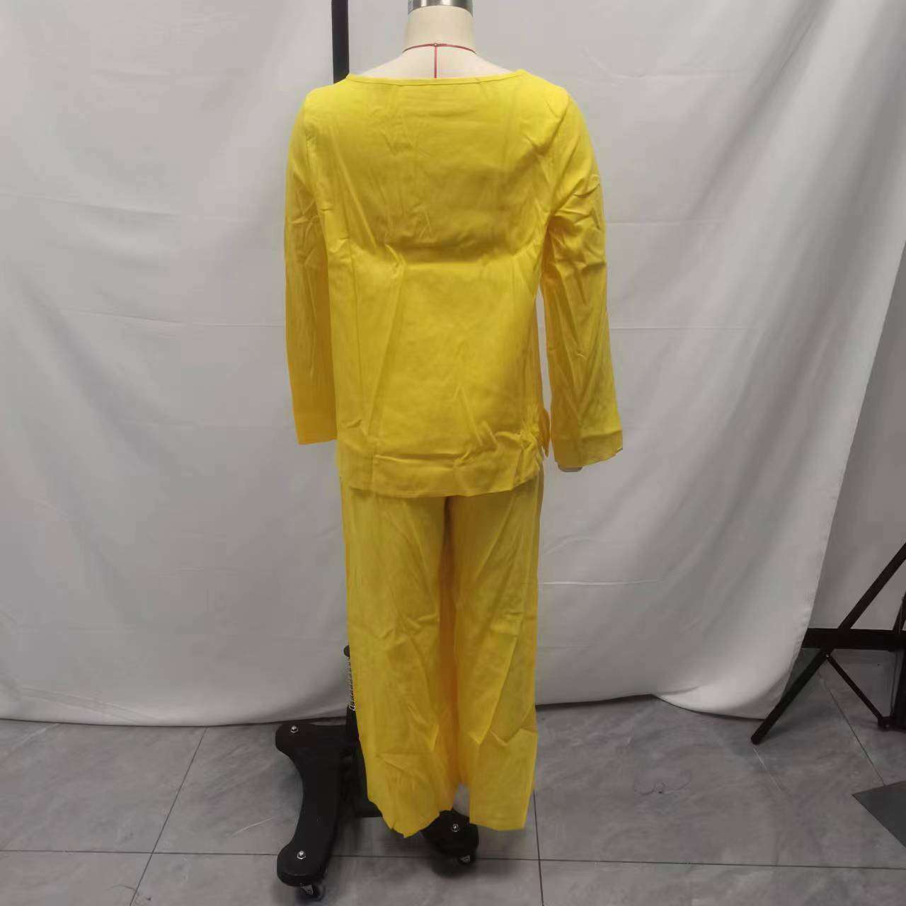 Two-Piece Wide-Leg Pants Set image 6