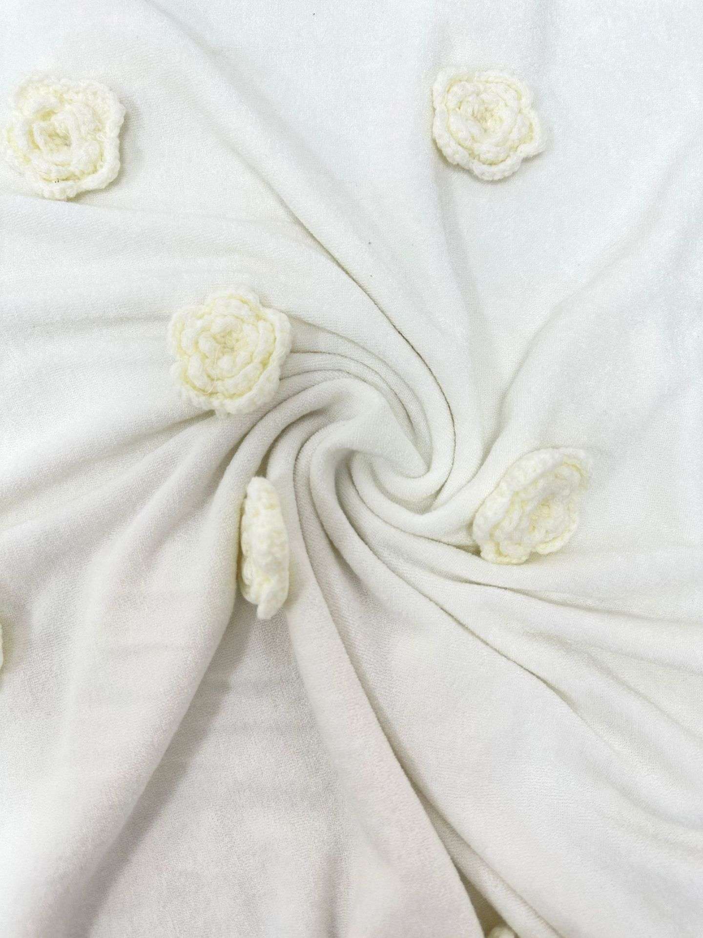 Elegant White Floral Maxi Dress image 5