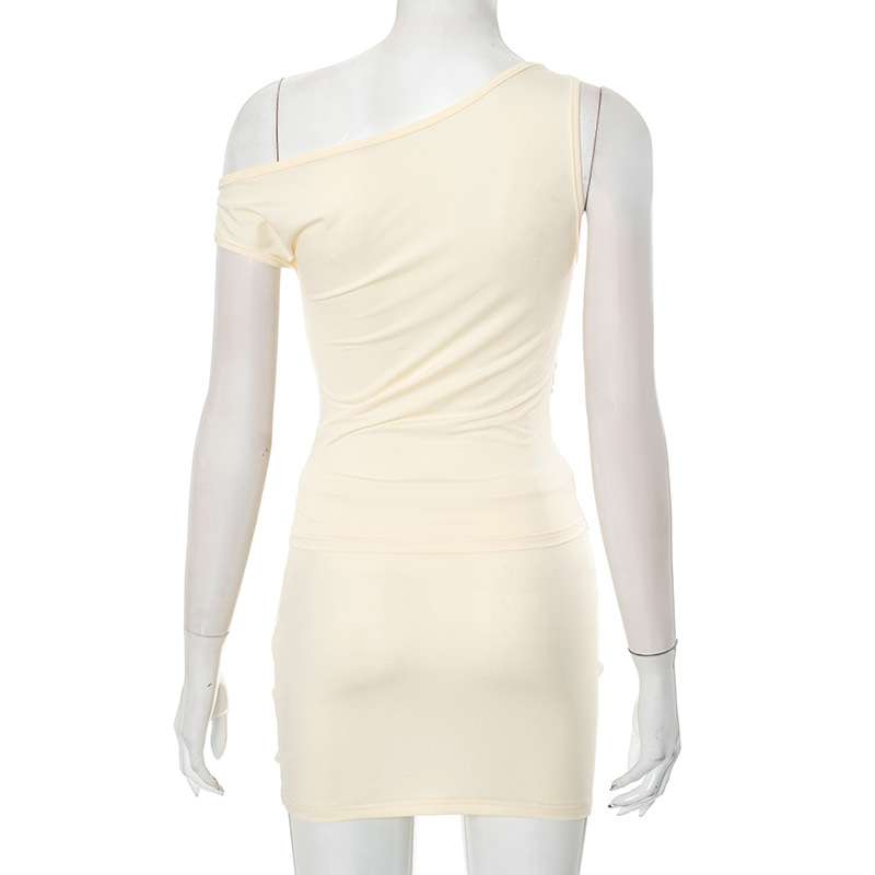 Elegant One-Shoulder Beach Dress image 2