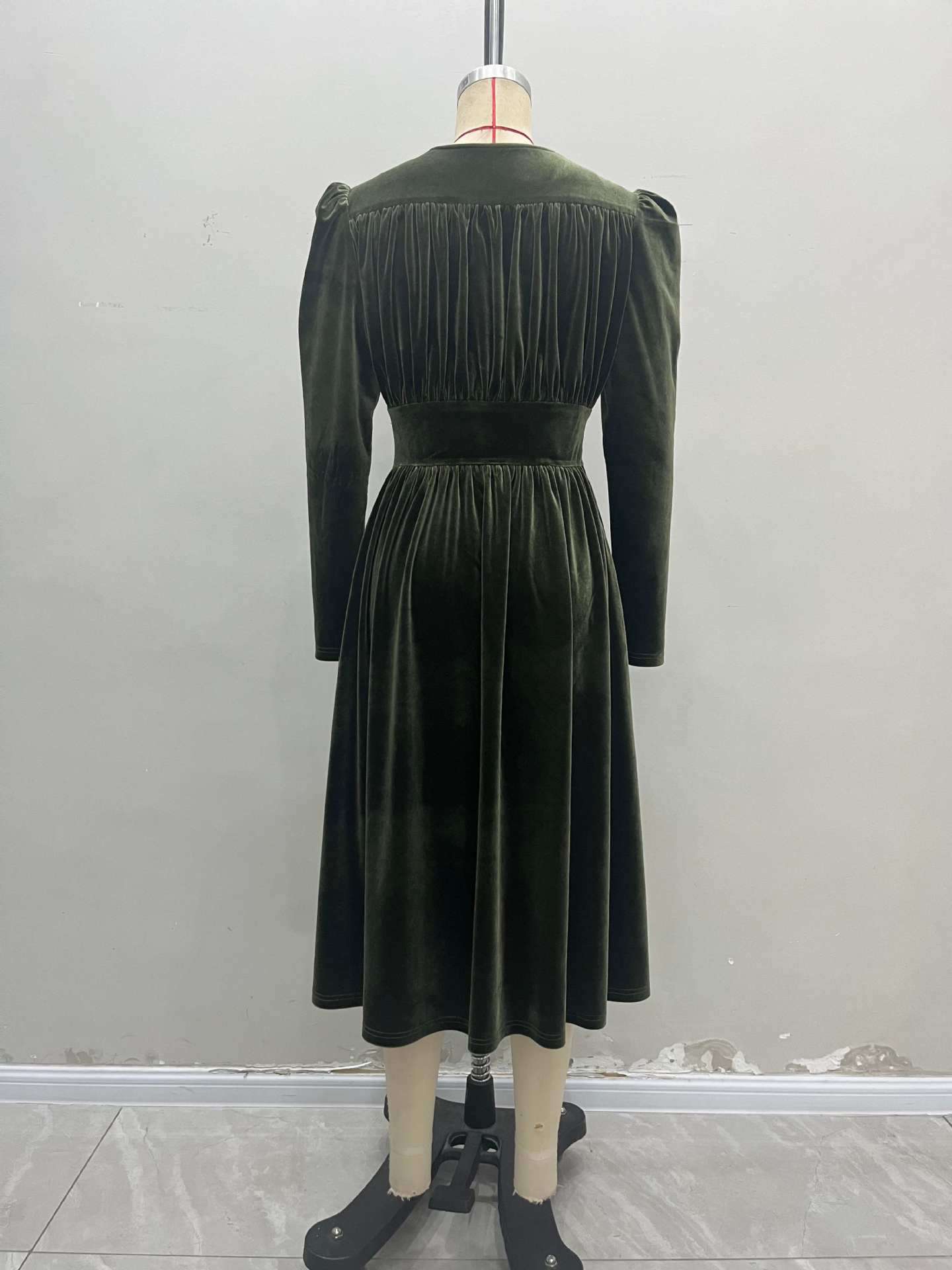 Vintage Dress with Puff Shoulders image 5