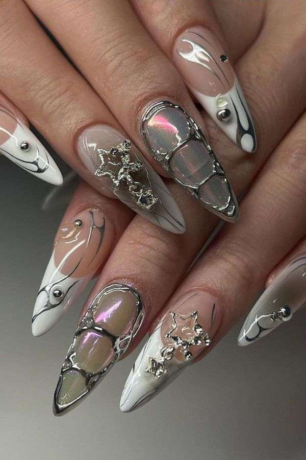 Extravagant Metallic Nail Art Set image 0