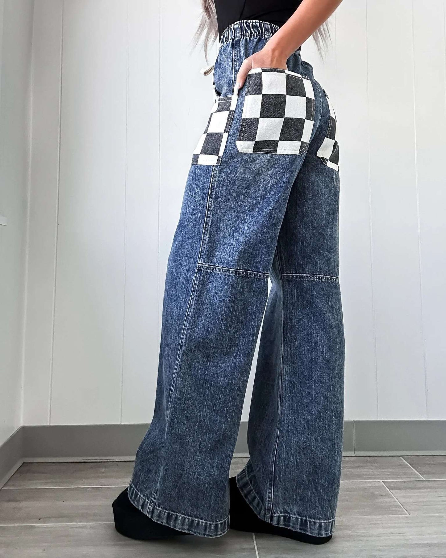 High-Waisted Wide-Leg Jeans with Checkerboard Pocket Detail image 2
