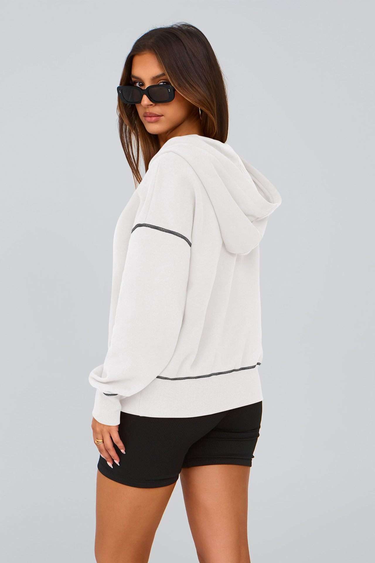 Cropped Hoodie with Gold Zipper Details image 4