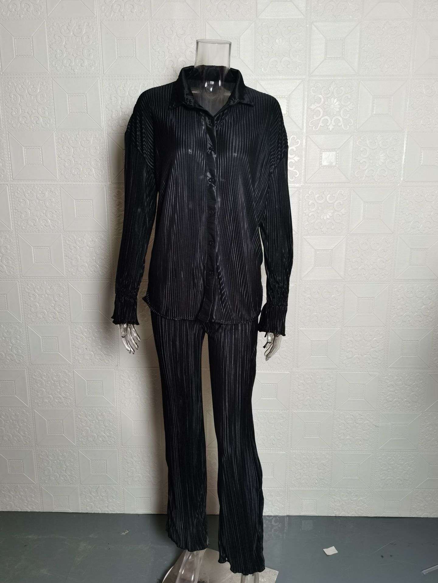 Elegant Pleated Lounge Set image 4