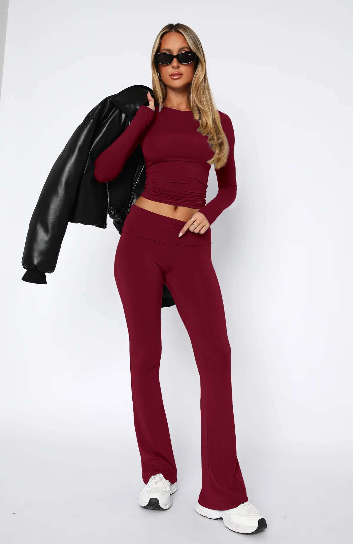 Comfy Cropped Top Flare Pants Set - M, Red image
