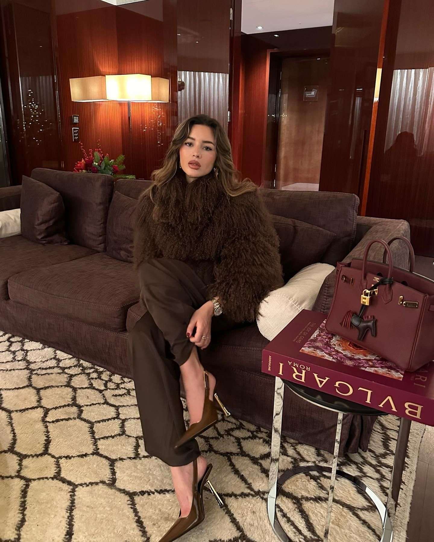 Oversized Plush Fur Coat Soft Long Sleeves - L, Brown image