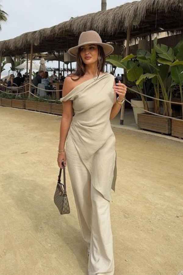 Sexy One Shoulder Asymmetric Cut Sleeveless Fashion Top image 0