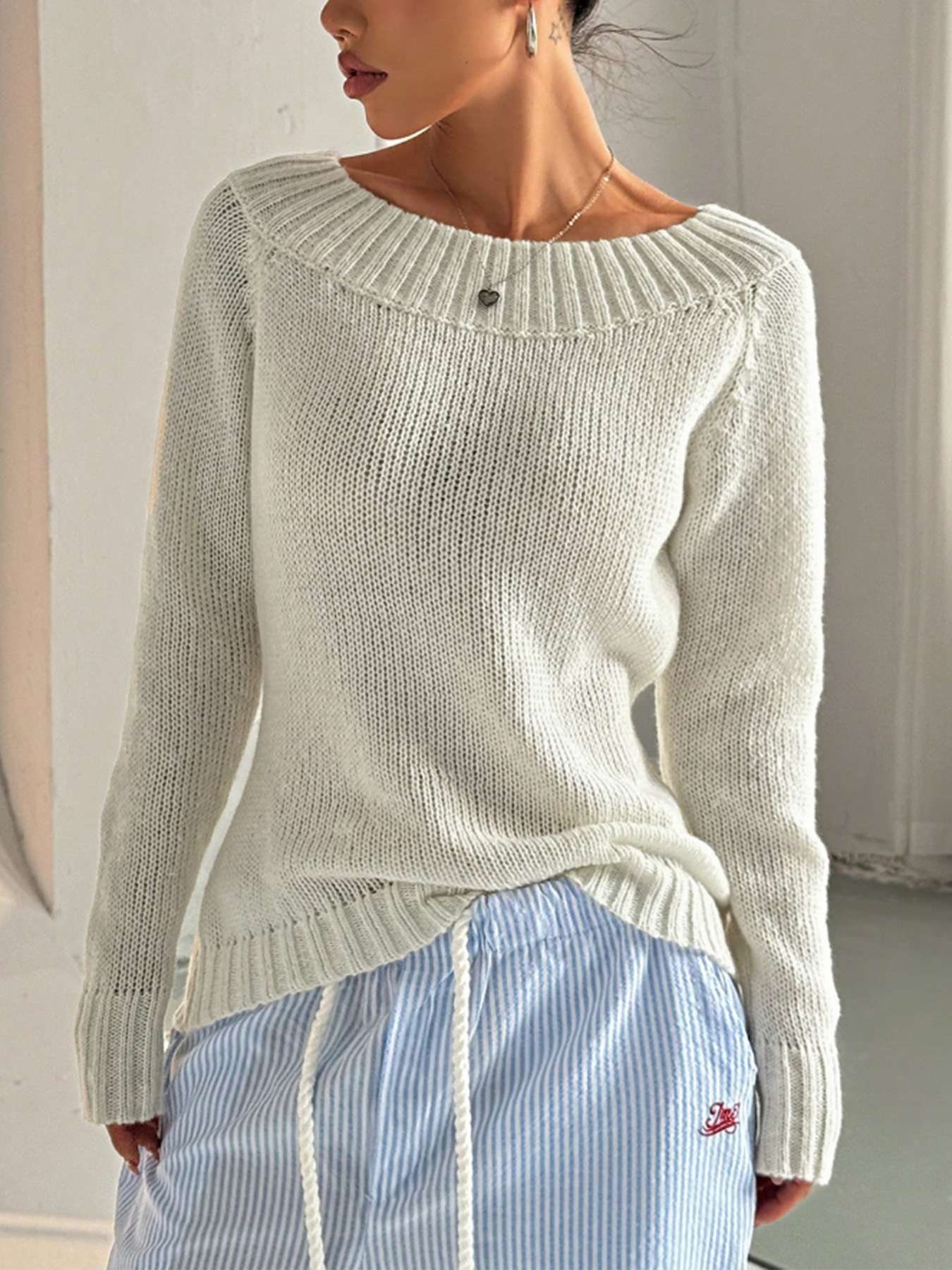 Cozy Knit Sweater with Rounded Neckline - S, White image