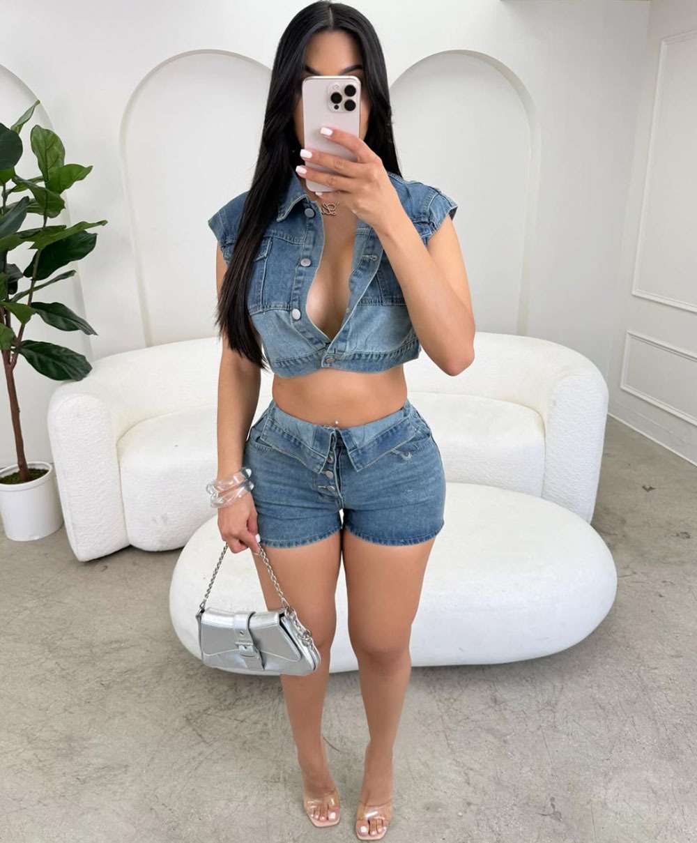 Trendy Two-Piece Set with Cropped Top & Shorts image 2