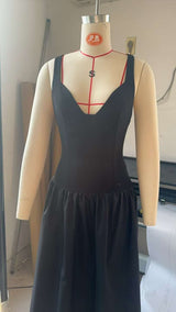 Classic Black Sleeveless Midi Dress image 2