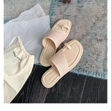 صندل سهل الارتداء بحزام قماشي عريض