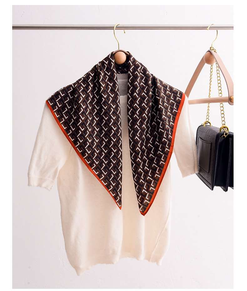 Geometric Print Scarf with Contrast Border image 7