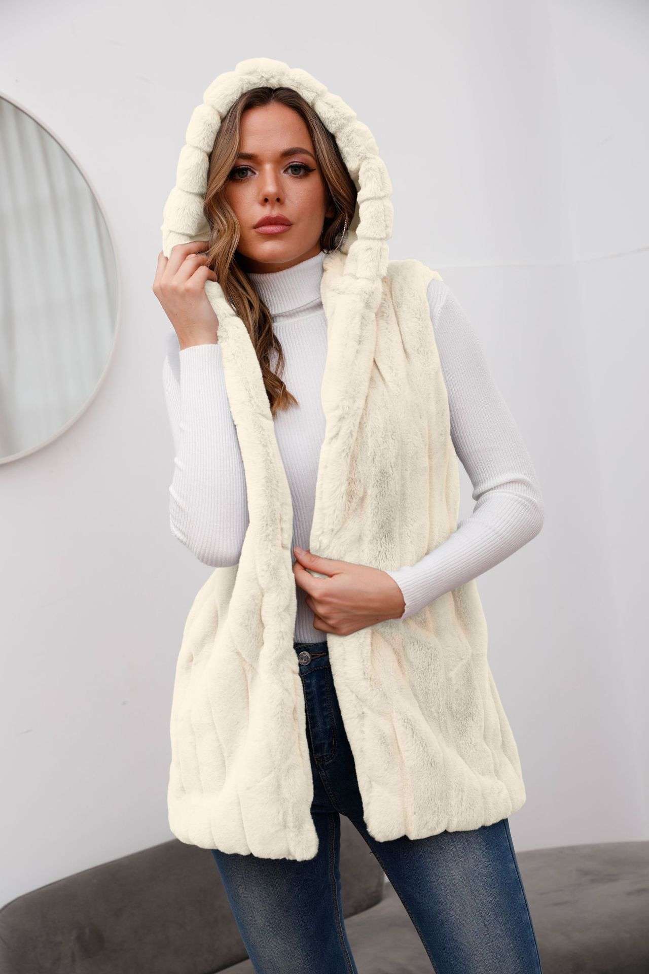 Luxe Sherpa Vest - M, White image