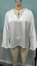 Elegant White V-Neck Blouse image 3